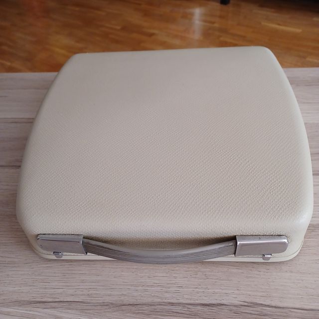 Macchina da scrivere Adler Tippa S anni '60