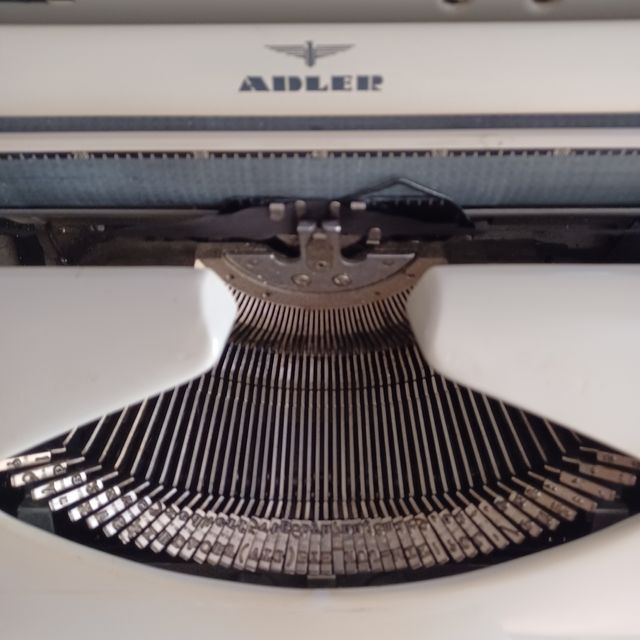 Macchina da scrivere Adler Tippa S anni '60