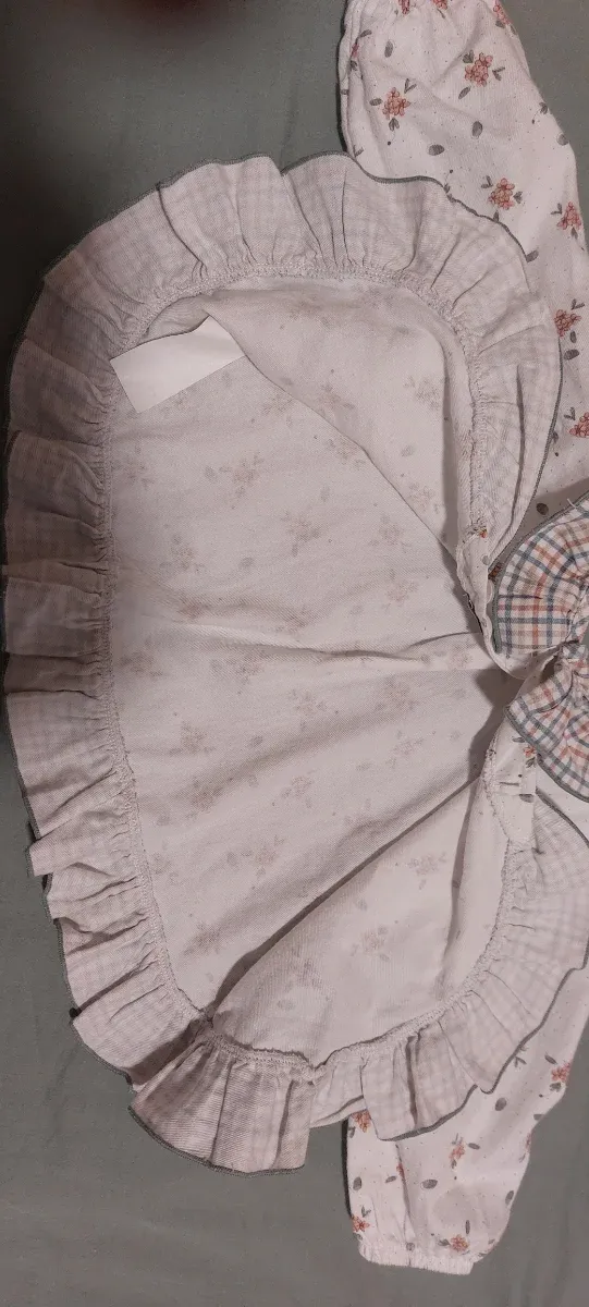 Conjunto bebé floral con capota de 3 a 6 meses