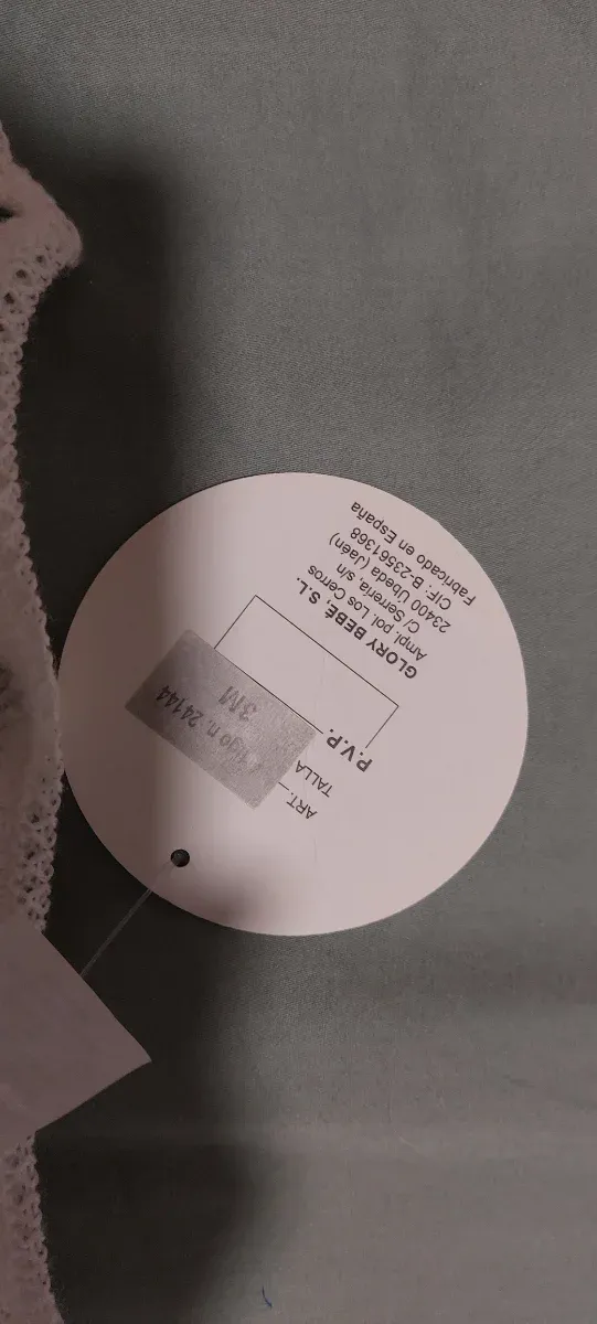 Chaquetilla de bebé blanca tejida de 0 a 3 meses