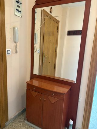 Mueble recibidor con espejo