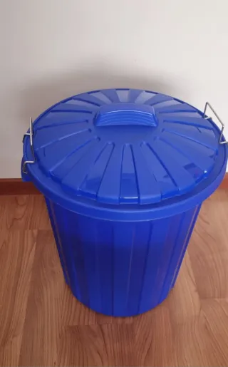 Cubo azul 51cm con tapa