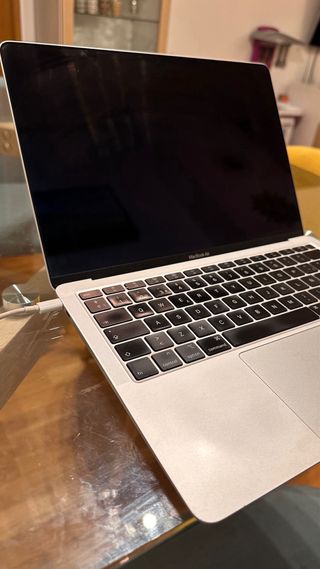 MacBook Air 13” Plata i7 / 8GB / 256GB