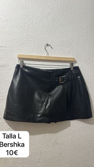 Falda Bershka Negra Talla L