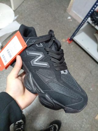 New Balance Zapatillas Negras Hombre y Mujer