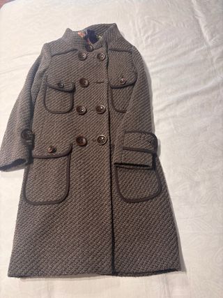 Abrigo de paño marrón