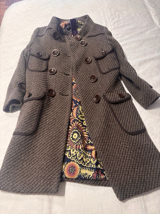 Abrigo de paño marrón