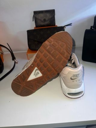 Zapatillas Nike Beige