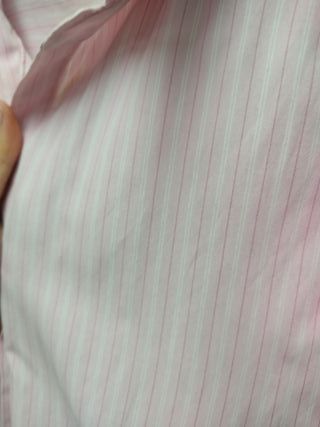 Camisa Stradivarius rosa a rayas blancas