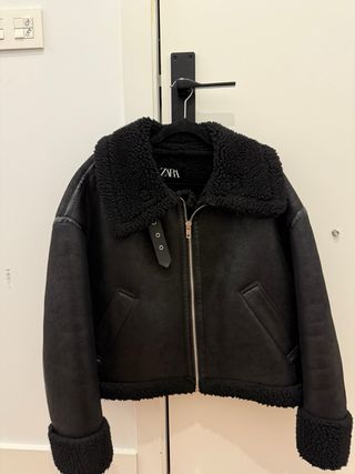 Cazadora Zara Negra Borreguito