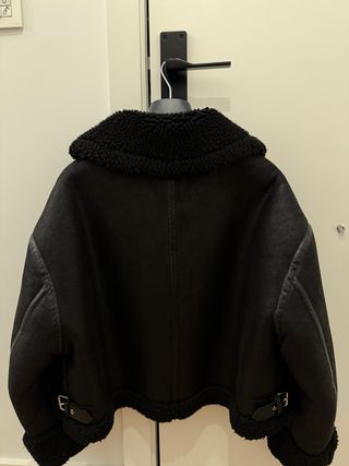 Cazadora Zara Negra Borreguito