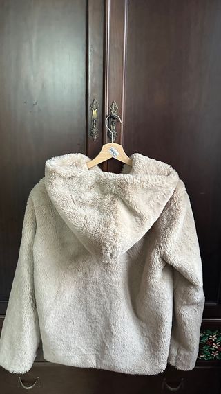 Chaqueta de pelo beige