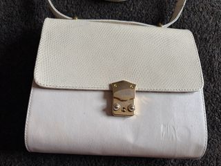Bolso de hombro blanco