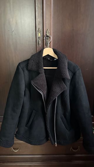 Chaqueta negra forrada