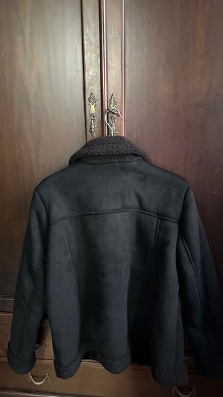 Chaqueta negra forrada