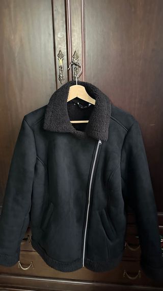 Chaqueta negra forrada