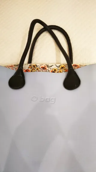 Bolso O bag azul con interior floral