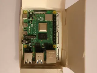 Raspberry Pi 4 Modelo B 2GB RAM