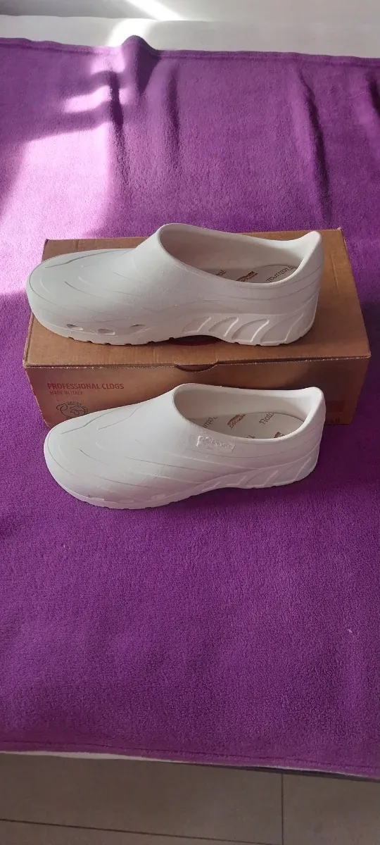 Zuecos Reposa Blancos