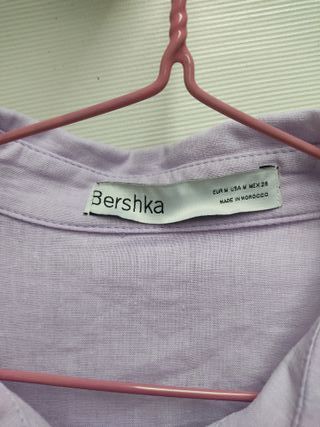 Camisa crop top lila Bershka (Talla M)