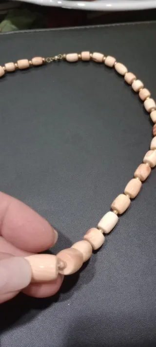 Collana corallo beige e oro