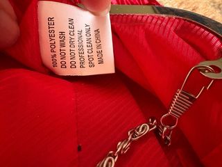 Bolso de fiesta rojo con pedrería