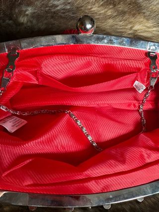 Bolso de fiesta rojo con pedrería