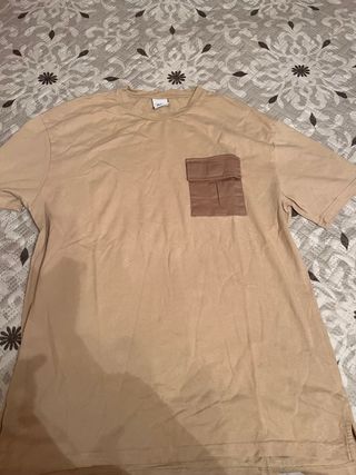 Camiseta Zara Beige con Bolsillo