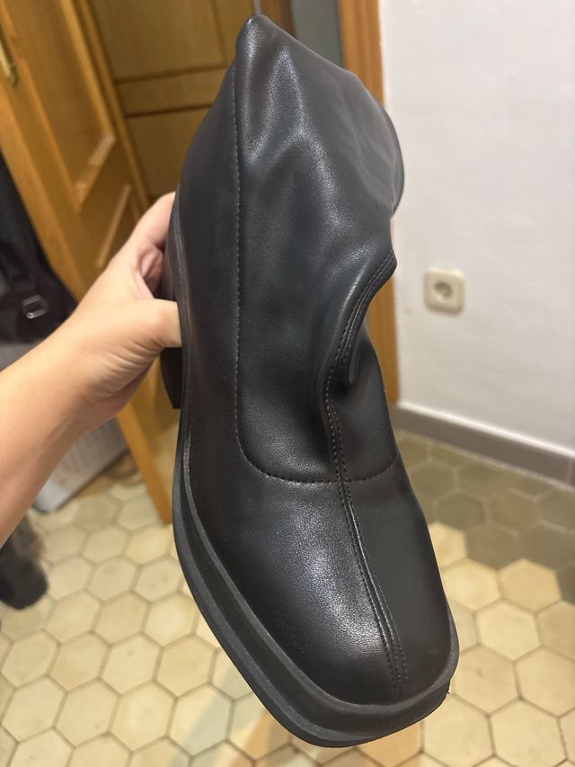 Botas tacón Zara Talla 41 Negras