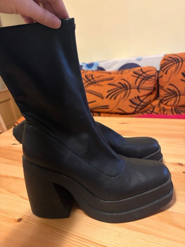 Botas tacón Zara Talla 41 Negras