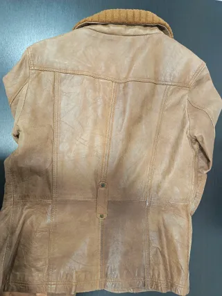 Americana cazadora de piel color camel