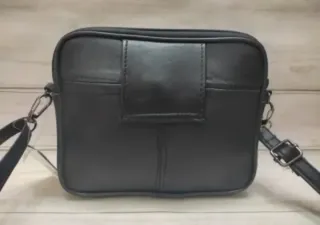 OFERTA. RIÑONERA DE PIEL. BOLSO MULTIUSOS NEGRO