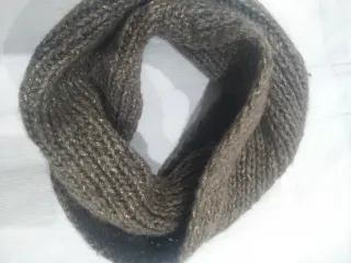 Bufanda Tejida a Mano. Nueva, calentita.