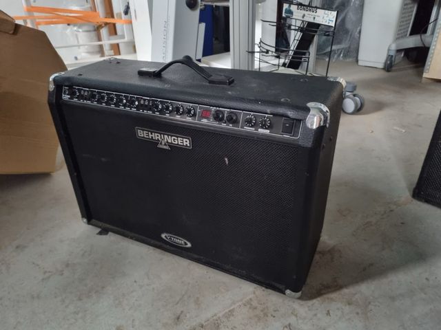 Amplificador Behringer GMX212 V-Tone