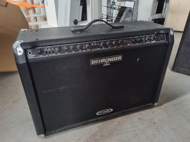 Amplificador Behringer GMX212 V-Tone