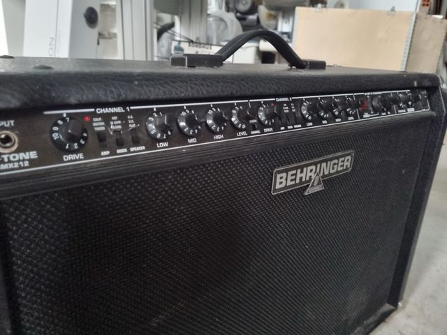Amplificador Behringer GMX212 V-Tone