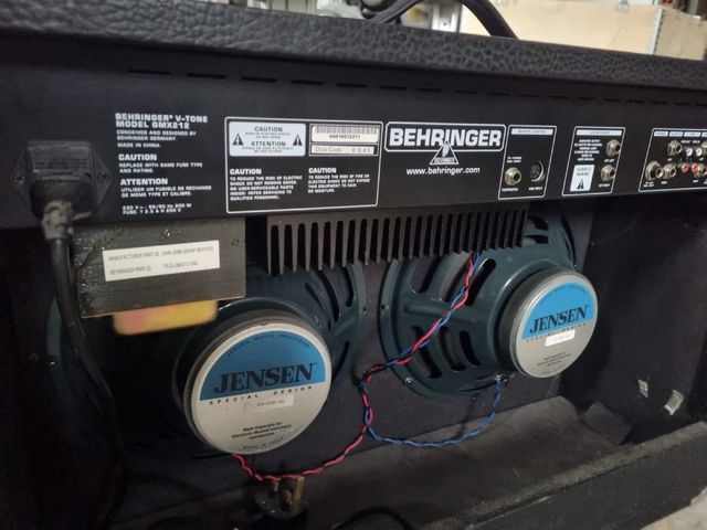 Amplificador Behringer GMX212 V-Tone