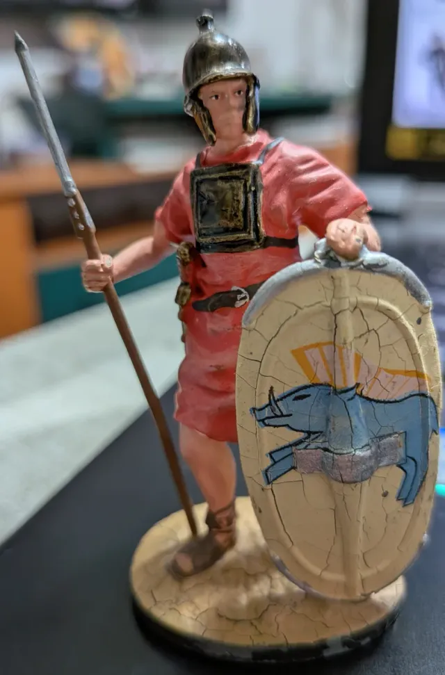 Figura di soldato romano in piombo