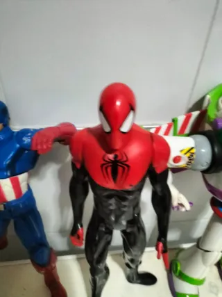 Muñecos Superhéroes Buzz Lightyear Hulk Spiderman.