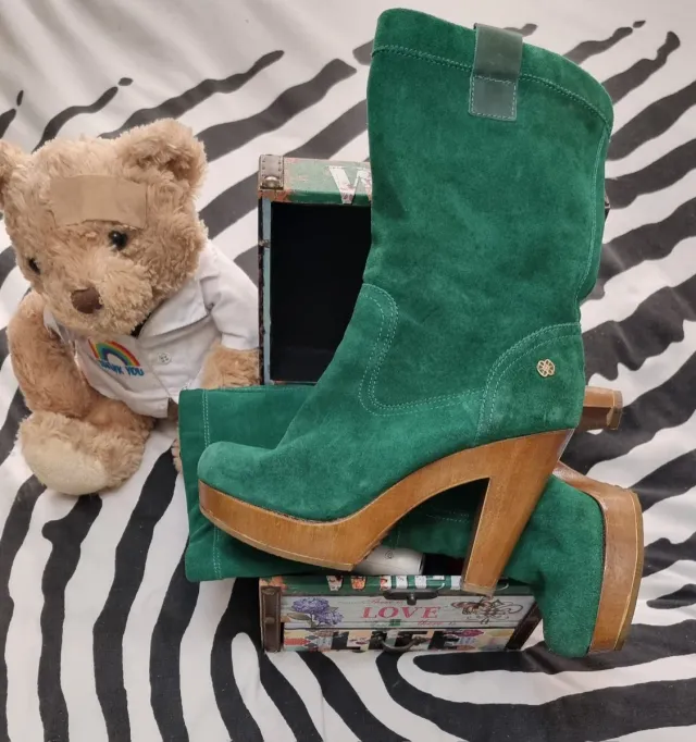 Botas de ante verde con plataforma