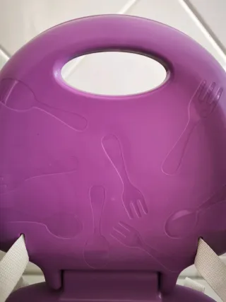 Cadeira de alimentação Chicco roxa portátil