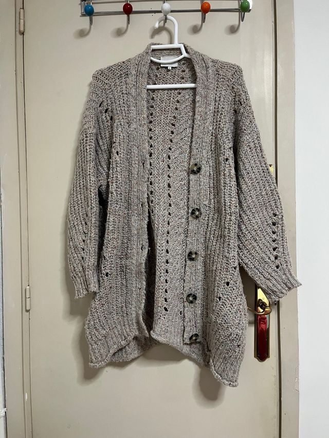 cardigan de Bimba Y Lola talla S pero es oversized