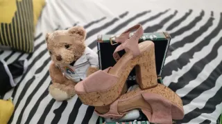 Sandalias cuña beige. En 2 colores