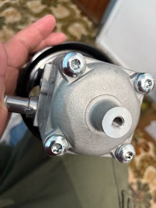 Bomba de dirección asistida Volvo