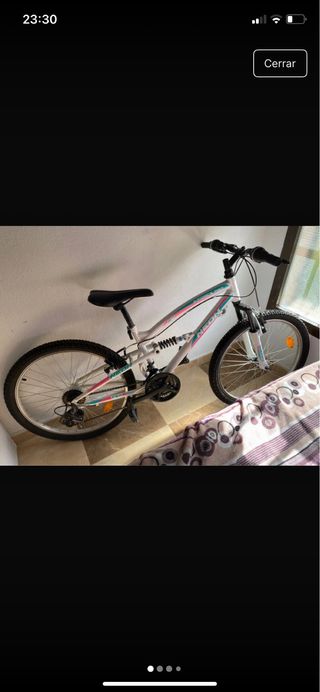 Bicicleta de montaña blanca