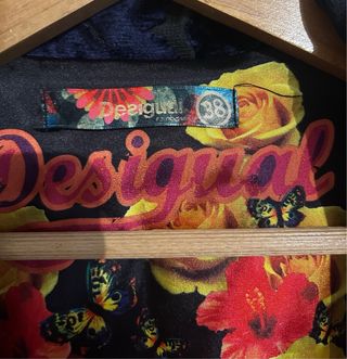 Abrigo patchwork floral bordado