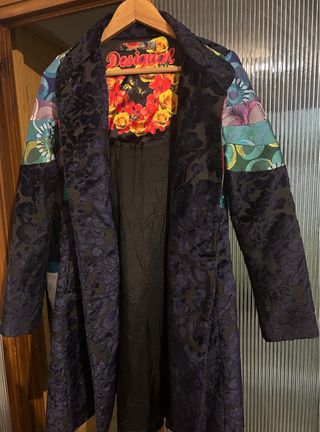 Abrigo patchwork floral bordado