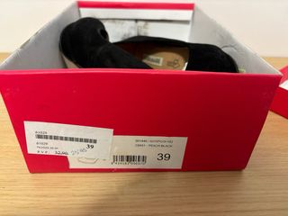 Elegante zapato tacón negro MARIA MARE