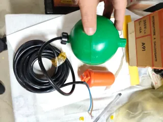 Interruttore galleggiante verde