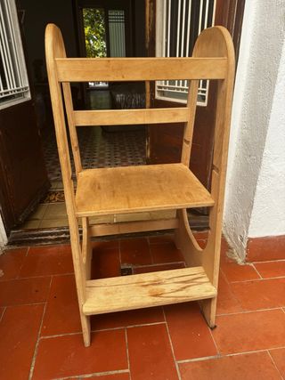 Torre di apprendimento Montessori in legno